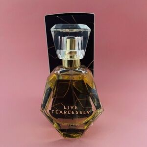 Mary Kay Live Fearlessly Eau de Parfum - Amber & Gold Accents